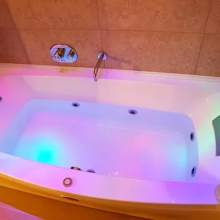 Manfredoniajacuzzi Couette-café 4*