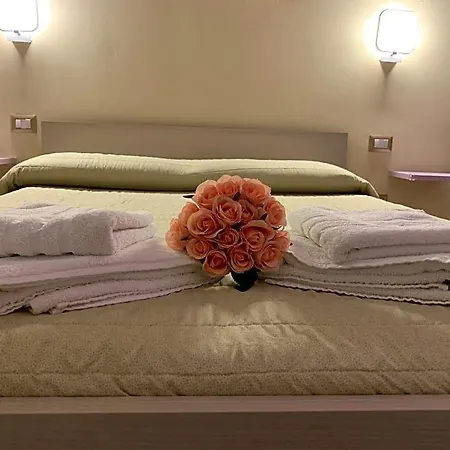 Manfredoniajacuzzi Couette-café 4*
