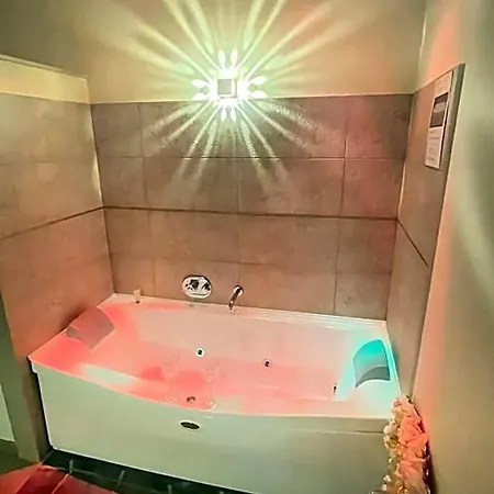 Couette-café Manfredoniajacuzzi 4*